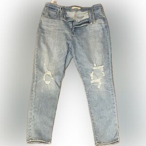 721 Levi's Light Blue Ripped Ankle Jeans Like New